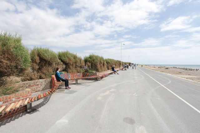 The Longest Bench in the World (9 pics)