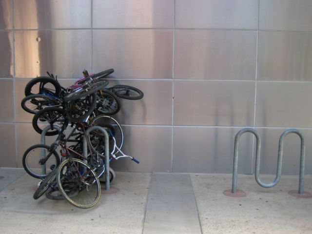 Creative ways to Park a Bicycle (20 pics)