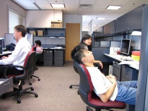 People Snoozing at Work (22 pics)