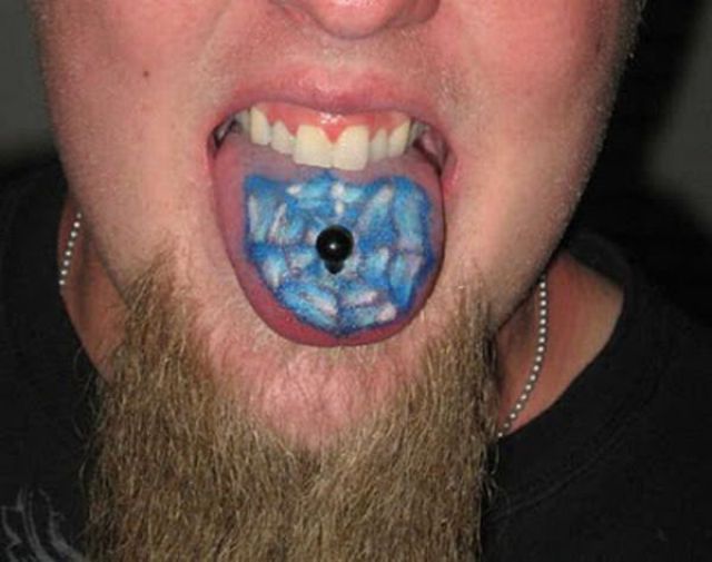 Interesting Tattoos on the Tongue (22 pics)