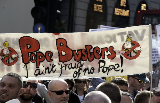 Funny the Pope Protest Signs (30 pics)