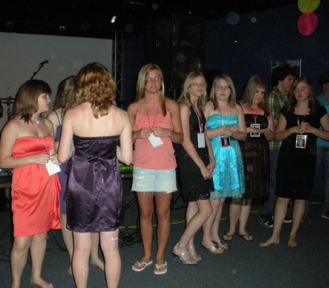The Most Awkward Moments from Middle School Dances Times (17 pics)