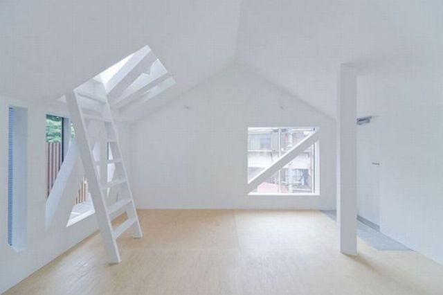 Amazing and Unusual House in Tokyo (10 pics)