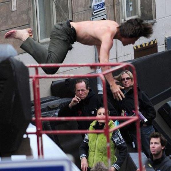 Tom Cruise in Action (11 pics)