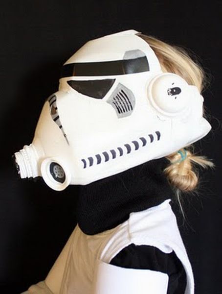 How to Make a Stormtrooper Mask (10 pics)