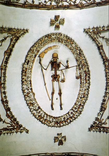 Human Bones Decorating a Crypt (13 pics)