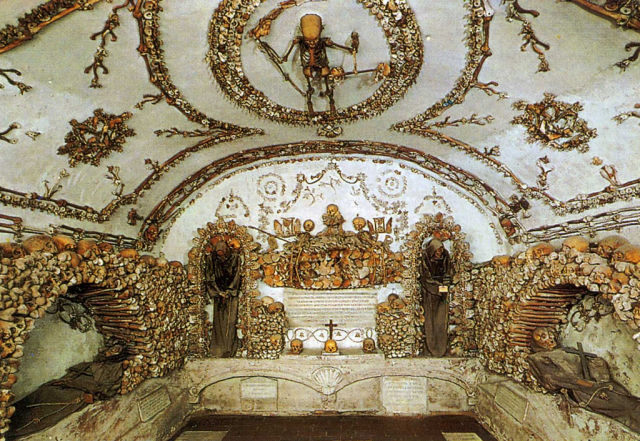 Human Bones Decorating a Crypt (13 pics)