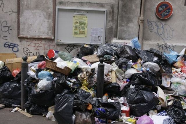 City Became a Garbage Dump (30 pics)