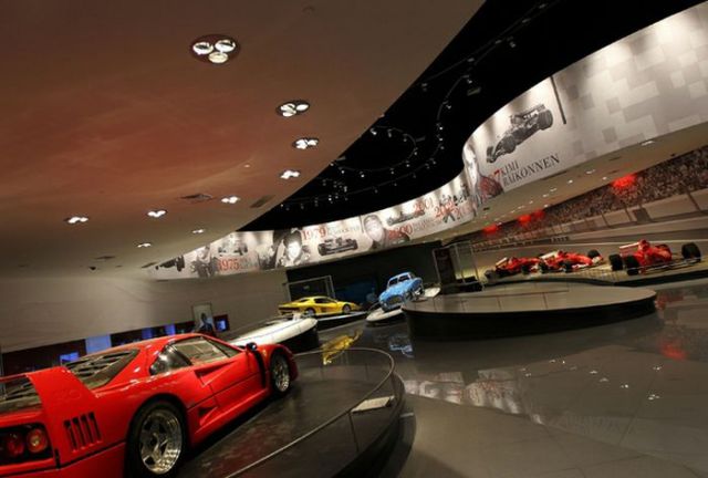 Ferrari Theme Park (15 pics)