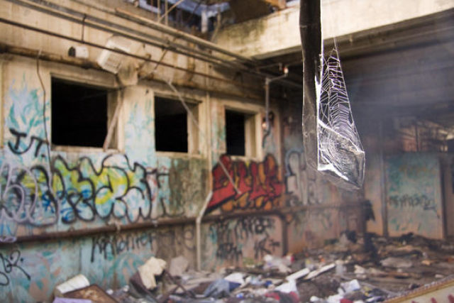 Abandoned Buildings in San Francisco (28 pics)