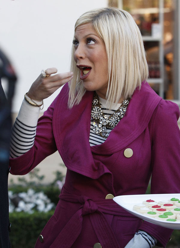 Tori Spelling and Her Silly Facial Expressions