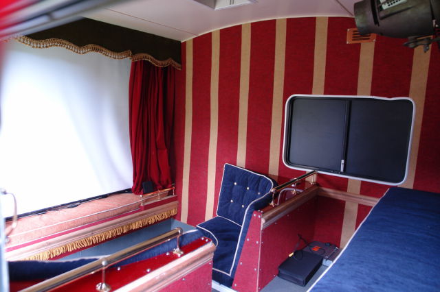 The Smallest Cinema Powered by the Sun