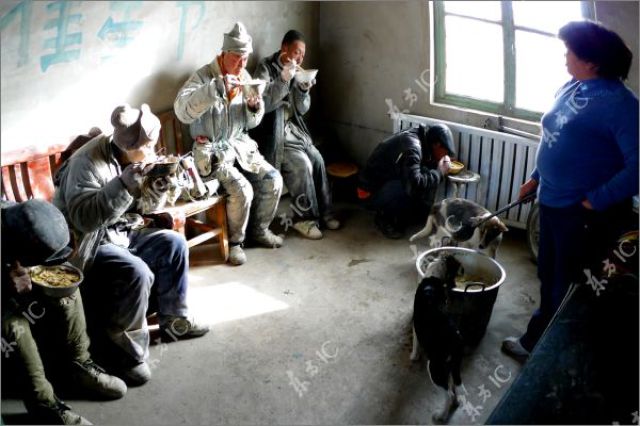 Unusual Slaves in a Chinese Sweatshop