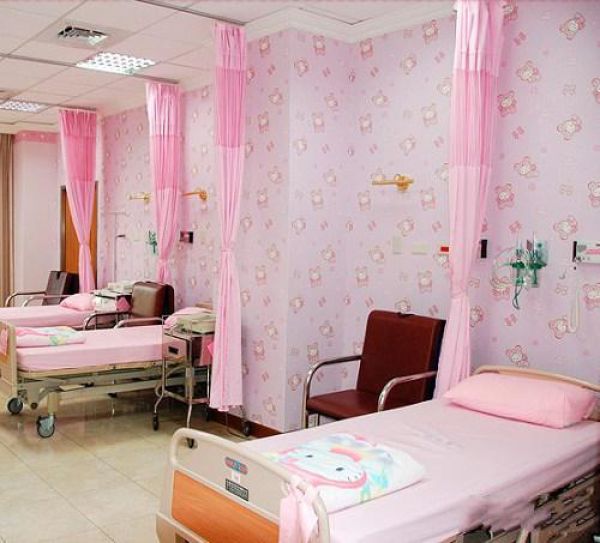 Hello Kitty Maternity Hospital