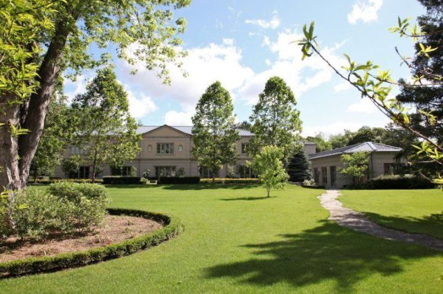 A Mansion In Canada