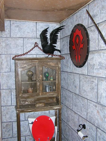 WoW Players Remodel Their Bathroom with a Horde Theme
