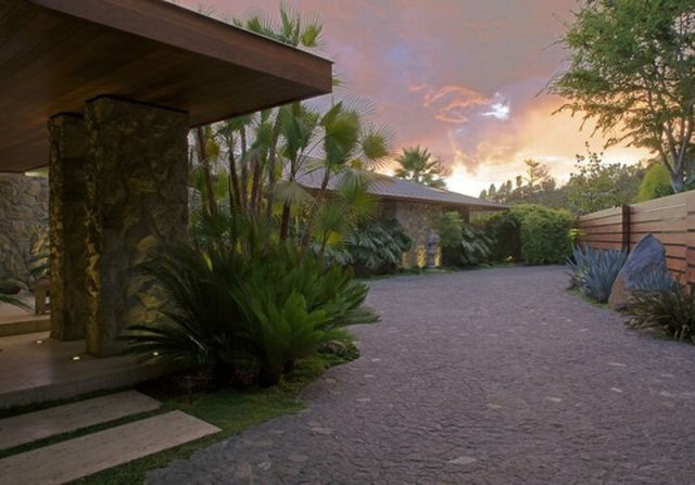 Jennifer Aniston Sells Her House for $42 Million