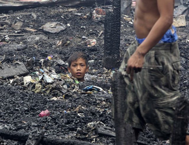 Horrendous Images From Torched Filipino Shanty Town