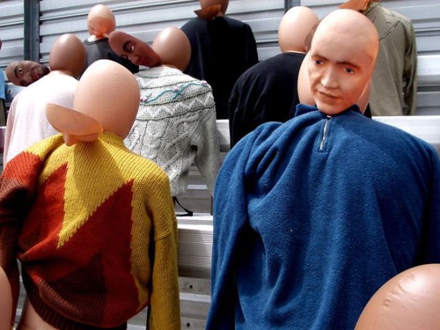 Inflatable Movie Extras Replace Humans