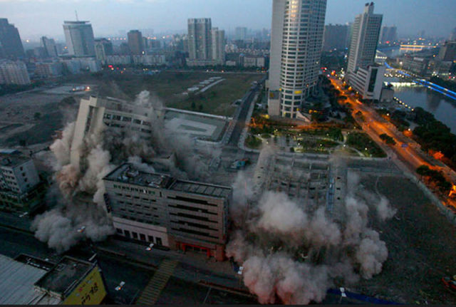 Impressive Demolition of Two Chinese Buildings