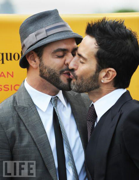 Awkward Kisses and Embraces of Famous People