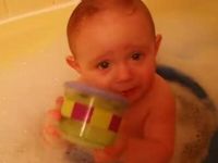 Baby Farts in the Bath