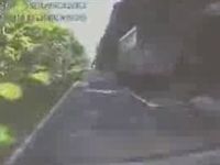 This Is Why You Have to Use Car’s Mirrors when Overtaking