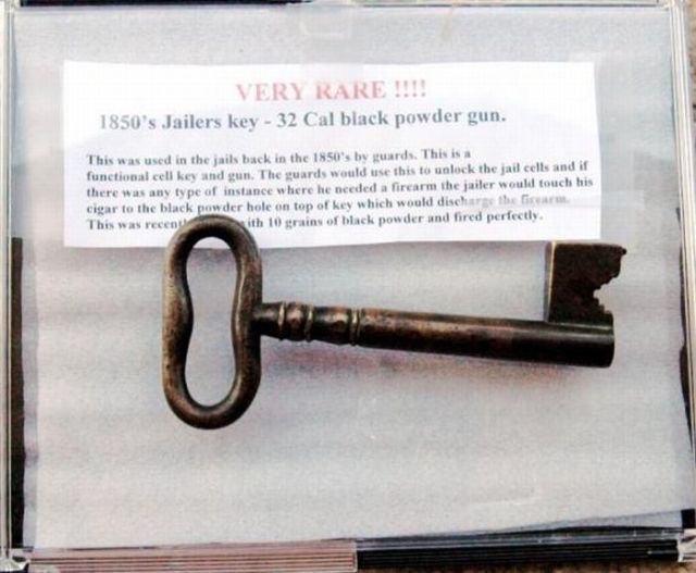 Jailer Key Guns