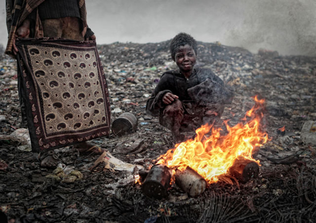 Stark Photos of Mozambique Trash Dump
