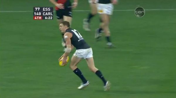 Most Epic Aussie Rules Football Catch Ever [VIDEO]