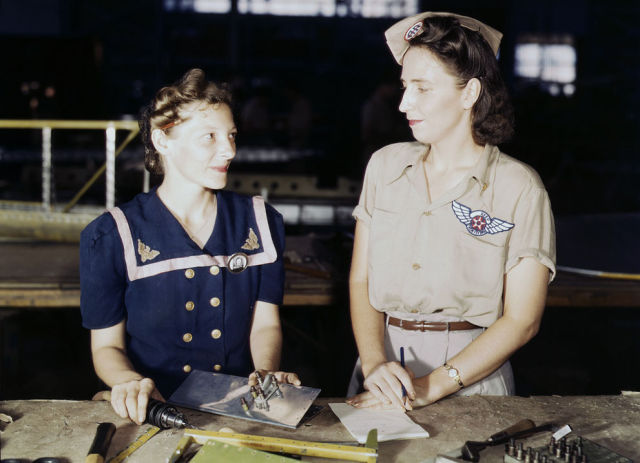 Color Photos of American Home Front during World War II