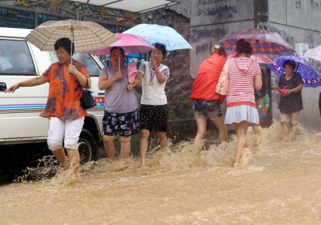 Typhoon Muifa Shrieks Through Shanghai