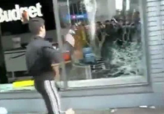 That’s the Way to Treat Looters! [VIDEO]