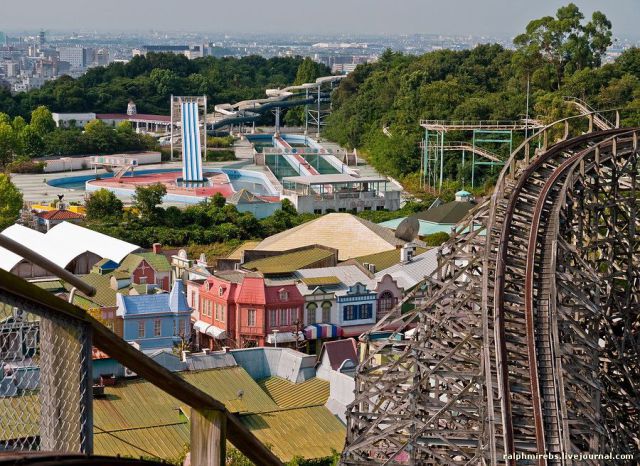 An Abandoned Japanese Amusement Park
