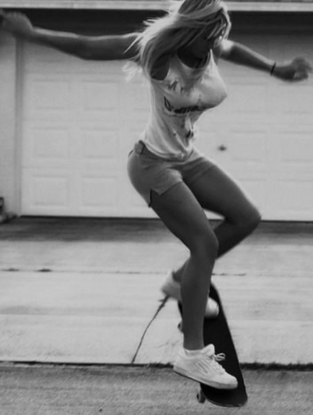 Hot Skater Babe