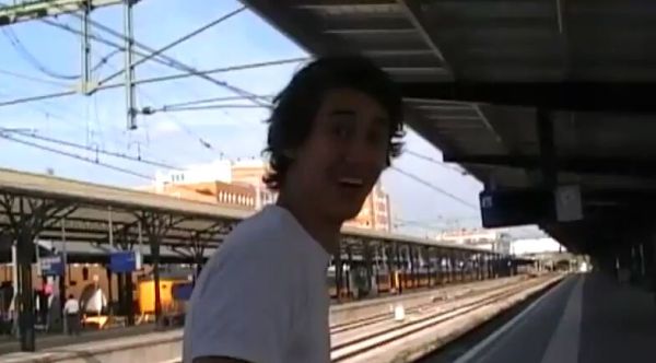Creative Way to Avoid Paying the Train Ticket [VIDEO]