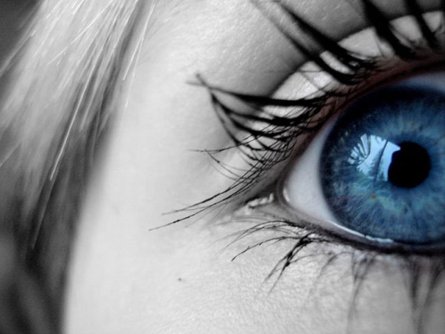 2. Blue Eyed Beauties: Makeup Tips for Enhancing Your Eye Color - wide 10