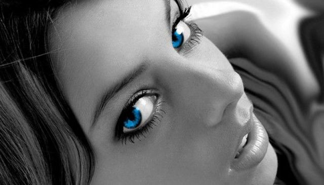 Blue-eyed dark-haired beauties - wide 7