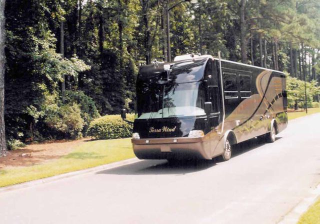 An Amazingly Luxurious Coach That Converts into a Yacht