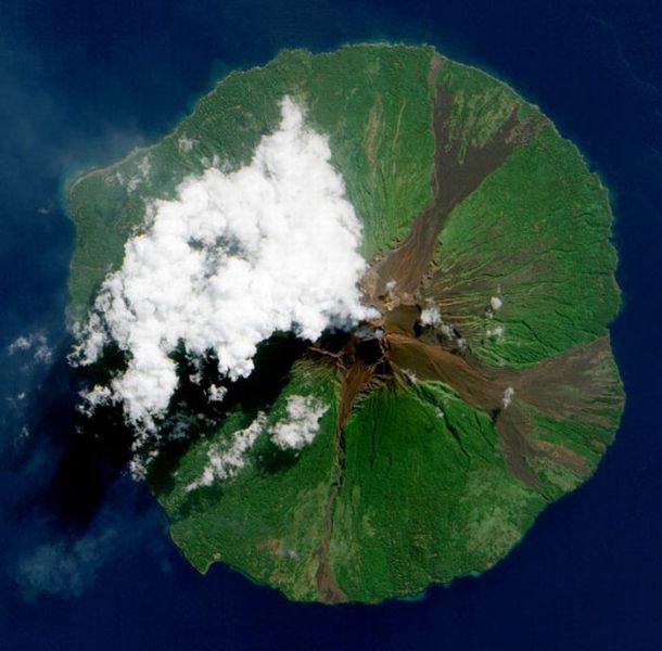Incredible Space Photos of Volcanoes