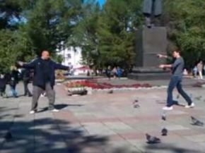 Epic Fight with Pigeons as Weapons