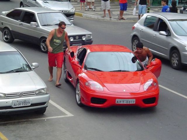 Run-out-of-gas Ferrari Crash
