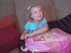 Little Girl’s Cute Reaction to Disneyland Surprise