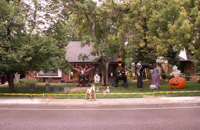 The Best Front Yard Decorations for Halloween