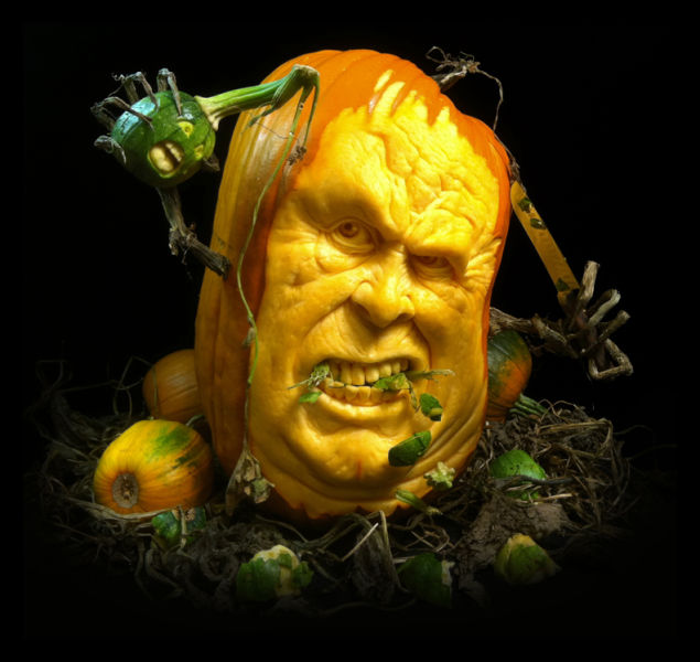 The Most Outrageous Pumpkin Carvings Ever (34 pics)