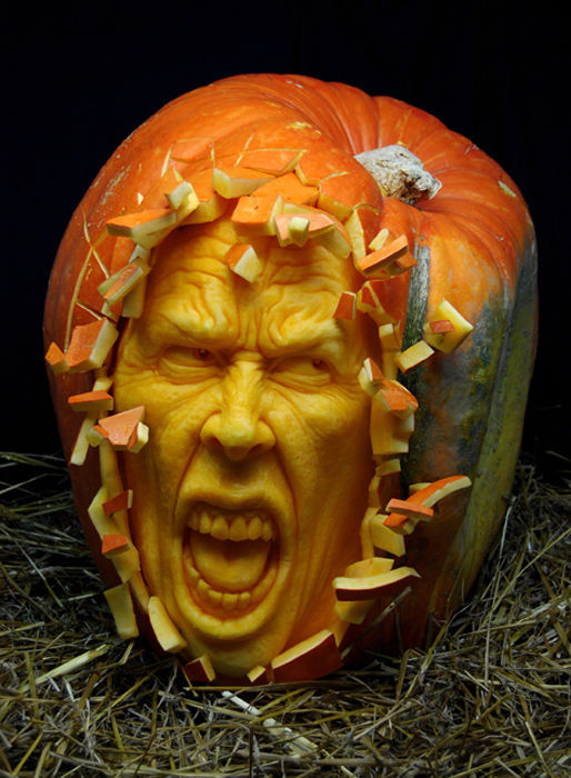 The Most Outrageous Pumpkin Carvings Ever (34 pics)