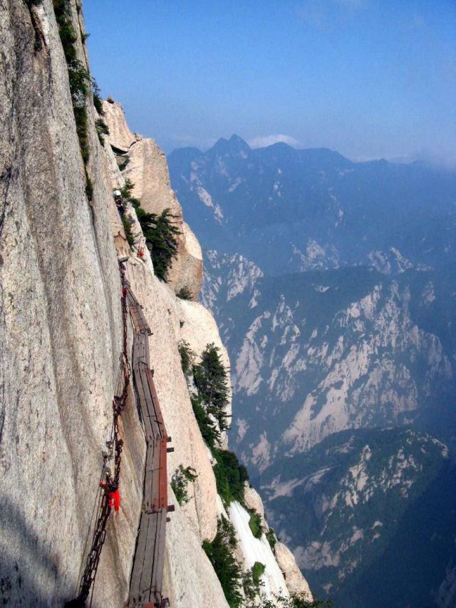 A Hiking Trail That is Very Dangerous