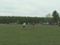 Epic One Handed Diving Catch