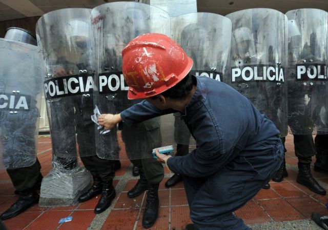 Colombian Students "Attack" Riot Police with Love