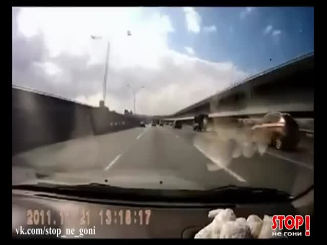 Dumbass Provokes Accident That Could Have Turned Ugly 
